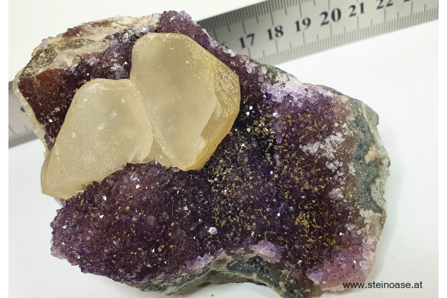 Amethyst Drusenstück mit Calcit